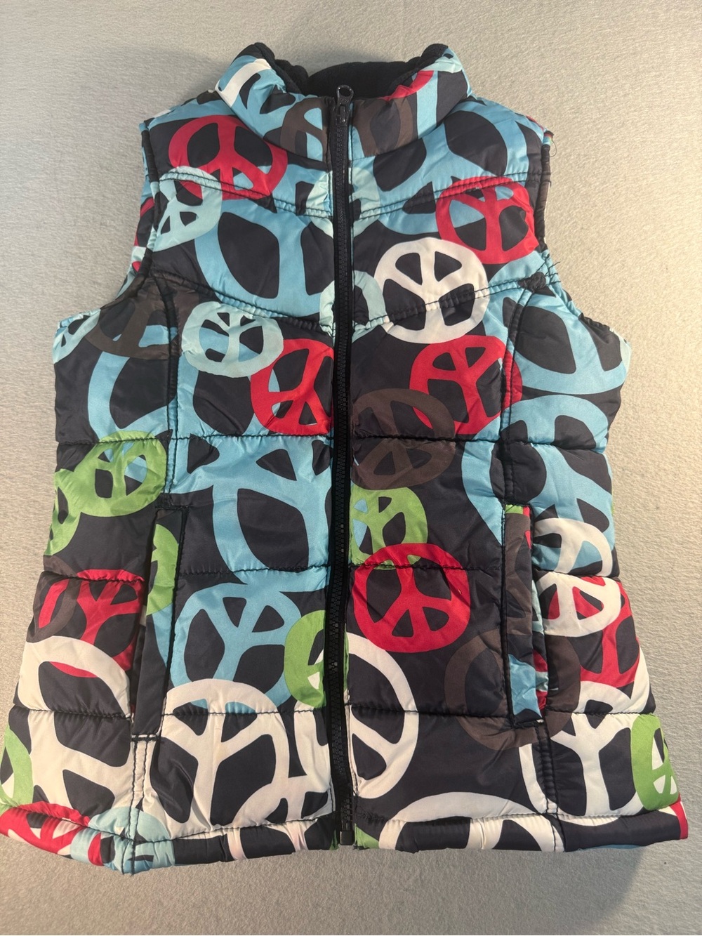 Girls Puffer Vest W/ Pockets. XL
